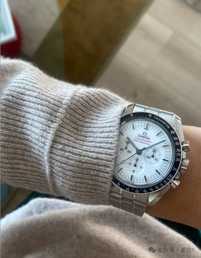 t｜由《豺狼的日子》看欧米茄热门款凯发k8入口WhoWearsWha(图13)