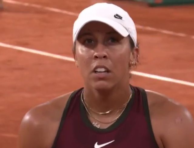 3席：高芙逆转晋级冲个人法网首冠6-7！6-4！1！女单4强定